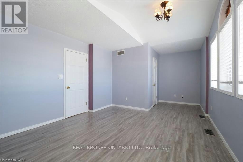 A-258 Inverhuron Crescent, Waterloo, ON, N2V 2H5 - 18