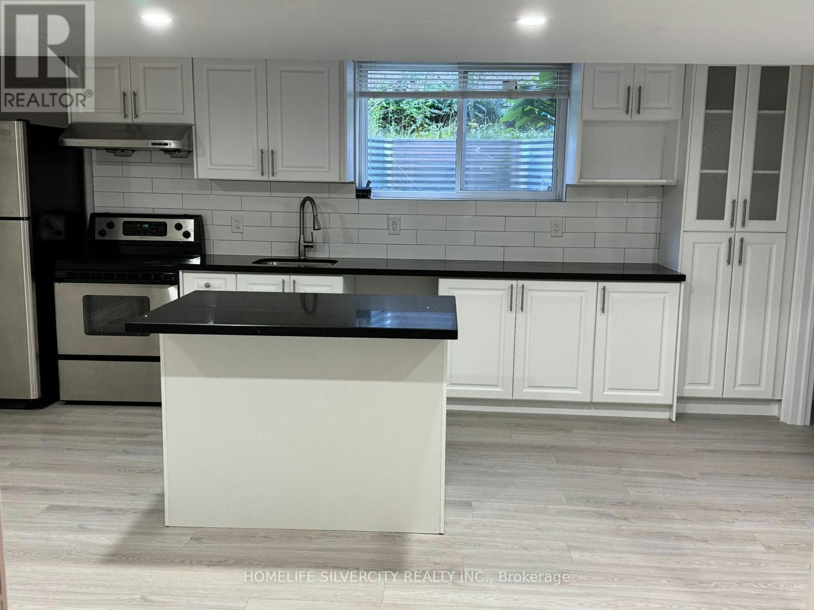 348 Activa Avenue, Kitchener, ON, N2E 4B8 - 4