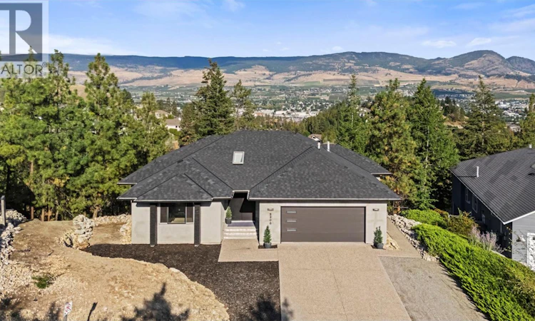 2308 Lillooet Crescent
