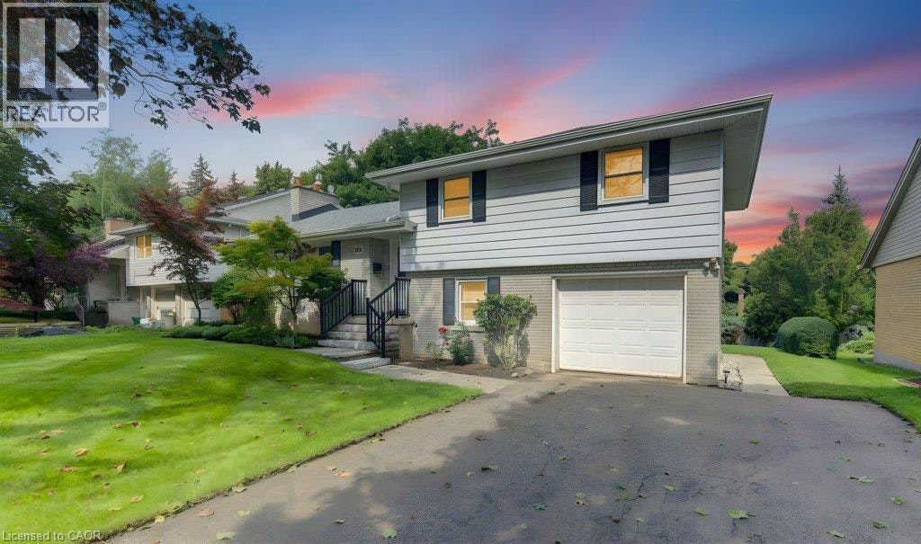 204 Stanley Drive, Waterloo, ON, N2L 1H4