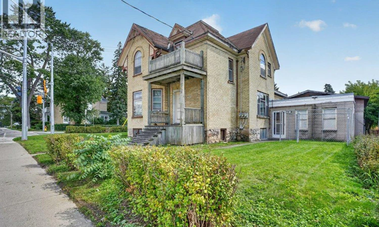 569 Frederick Street