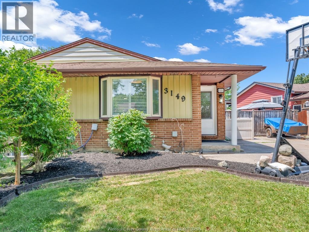 3149 Elmwood Crescent, Windsor, ON, N8R 1X5
