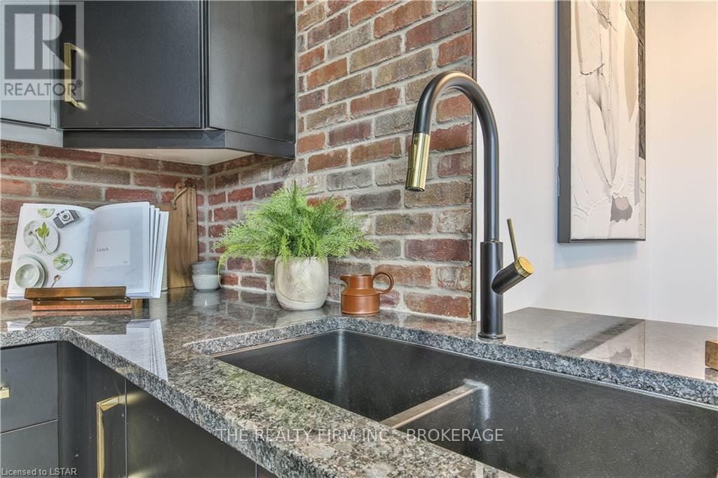 1712 Hyde Park Road, London, ON, N6H 5L7 - 7