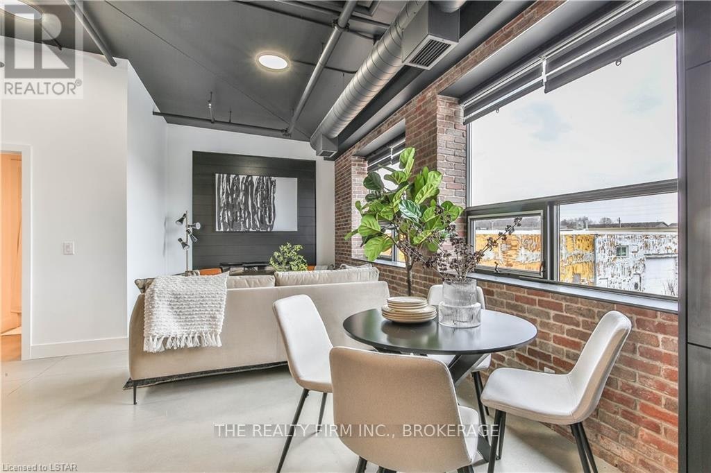 1712 Hyde Park Road, London, ON, N6H 5L7 - 9