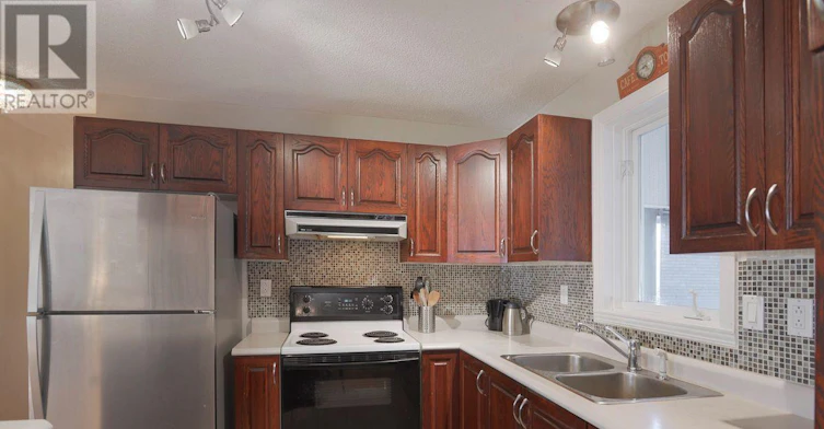 141 Corkstown Road, Ottawa, ON, K2H 1B8 - 9