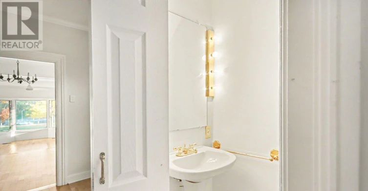 18 Wilton Crescent, Ottawa, ON, K1S 2T5 - 5