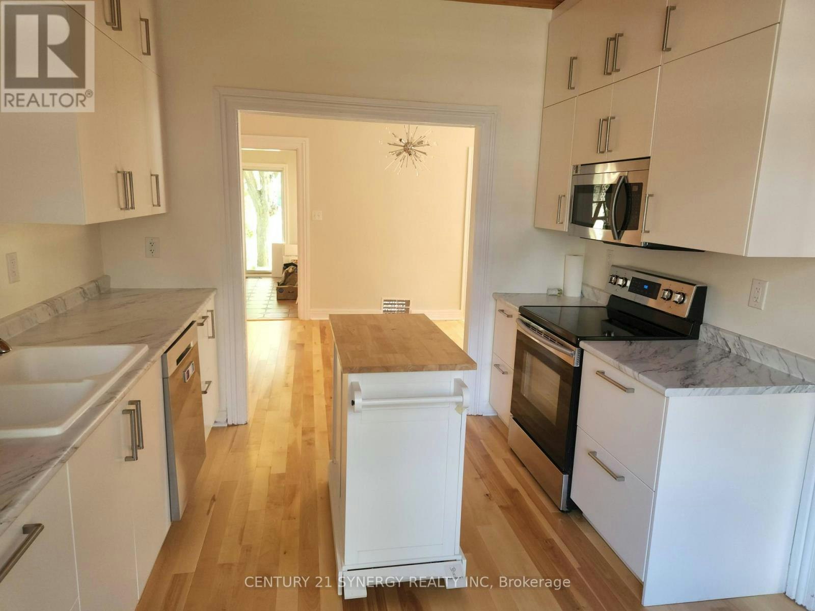 18 Wilton Crescent, Ottawa, ON, K1S 2T5 - 2