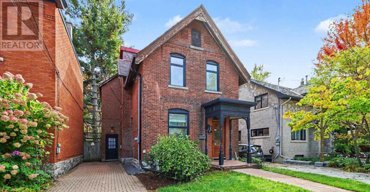 18 Wilton Crescent, Ottawa, ON, K1S 2T5