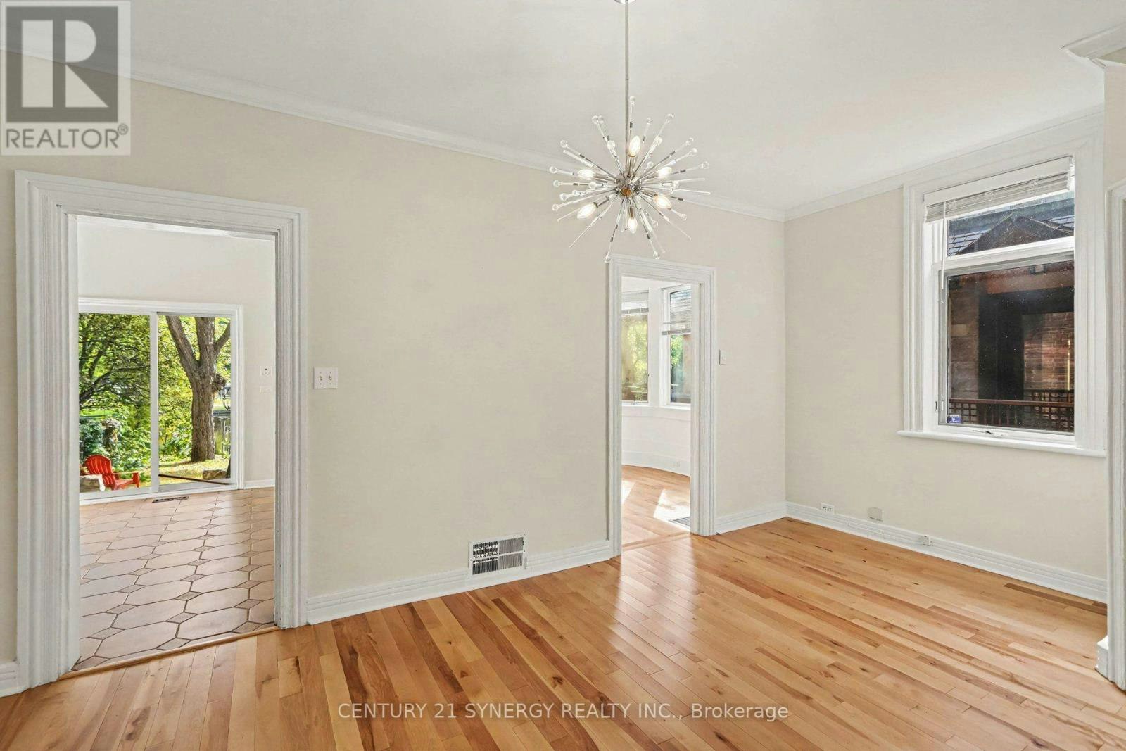 18 Wilton Crescent, Ottawa, ON, K1S 2T5 - 11