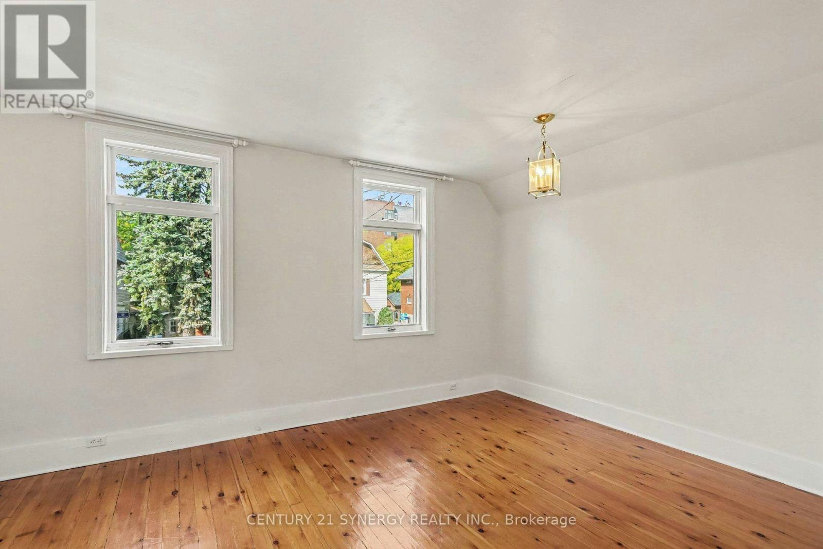 18 Wilton Crescent, Ottawa, ON, K1S 2T5 - 17
