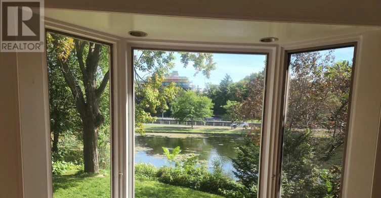 18 Wilton Crescent, Ottawa, ON, K1S 2T5 - 12