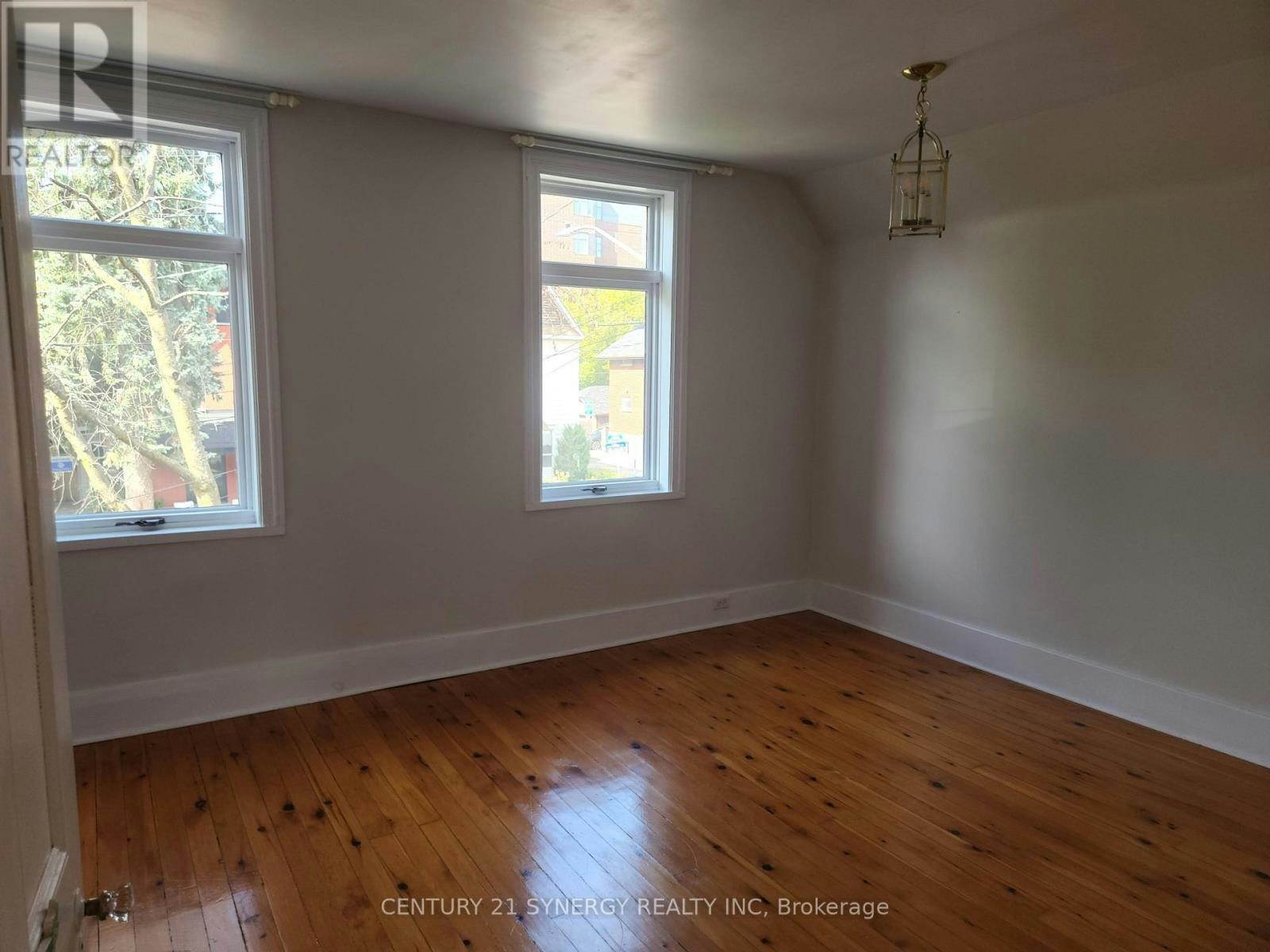18 Wilton Crescent, Ottawa, ON, K1S 2T5 - 18