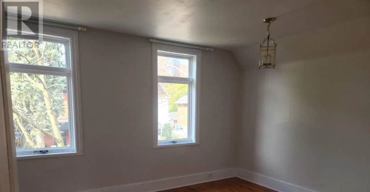 18 Wilton Crescent, Ottawa, ON, K1S 2T5 - 18