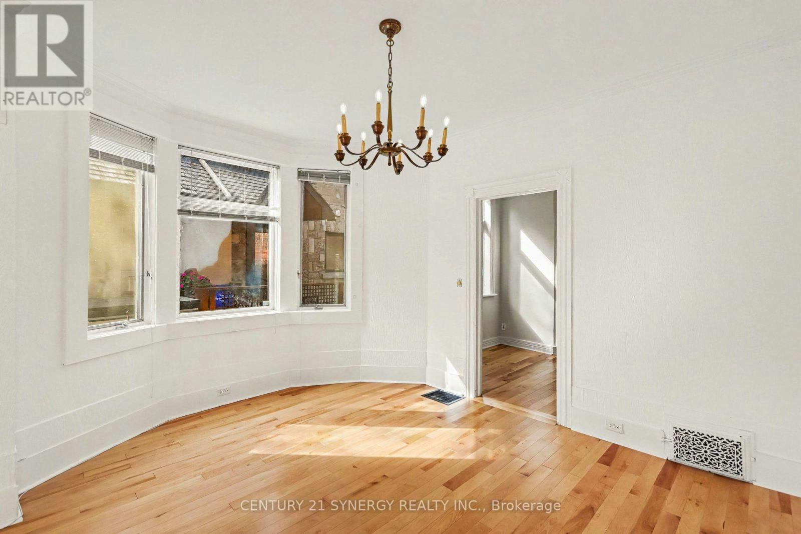 18 Wilton Crescent, Ottawa, ON, K1S 2T5 - 10