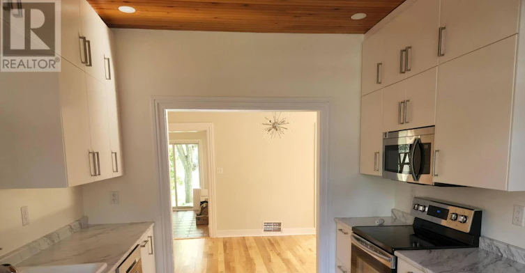 18 Wilton Crescent, Ottawa, ON, K1S 2T5 - 3