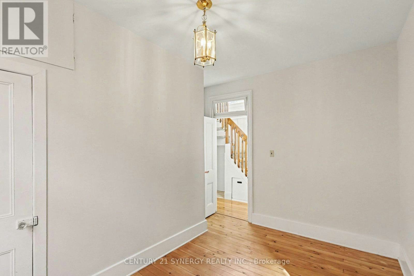 18 Wilton Crescent, Ottawa, ON, K1S 2T5 - 16