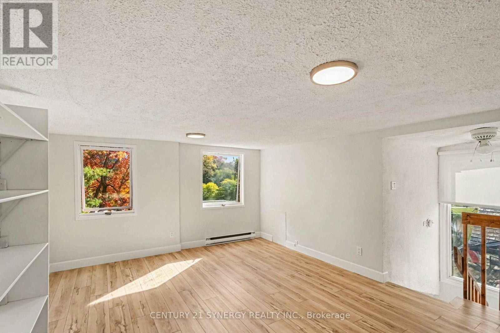 18 Wilton Crescent, Ottawa, ON, K1S 2T5 - 18