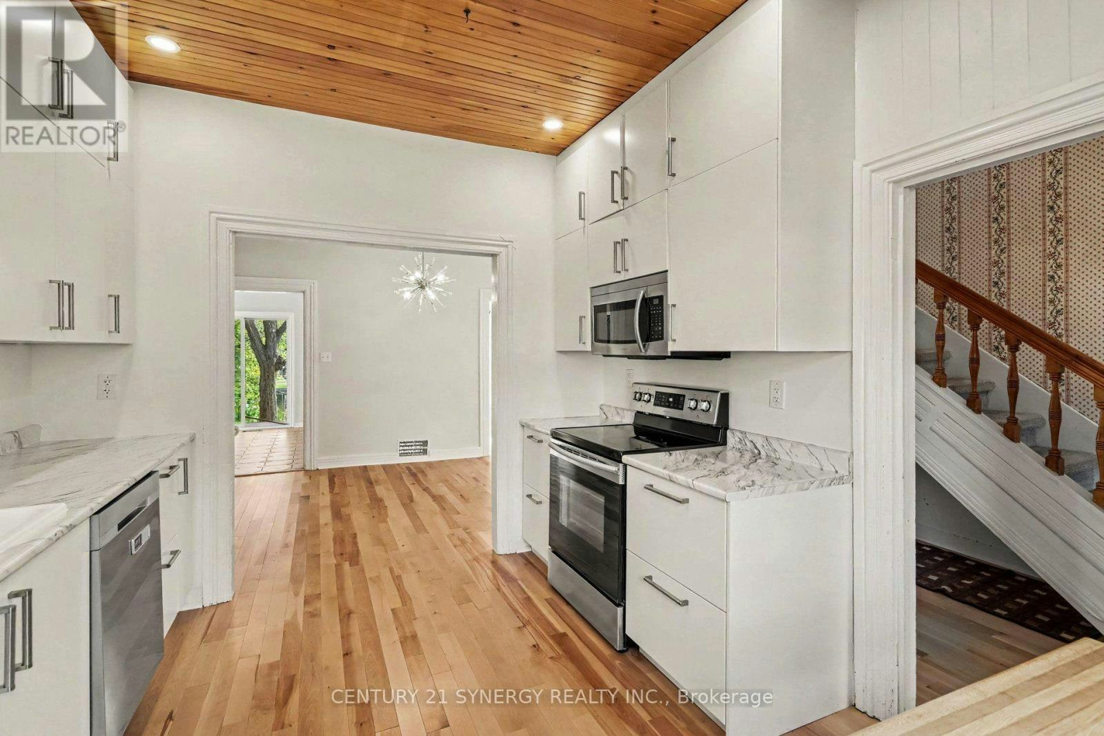 18 Wilton Crescent, Ottawa, ON, K1S 2T5 - 14