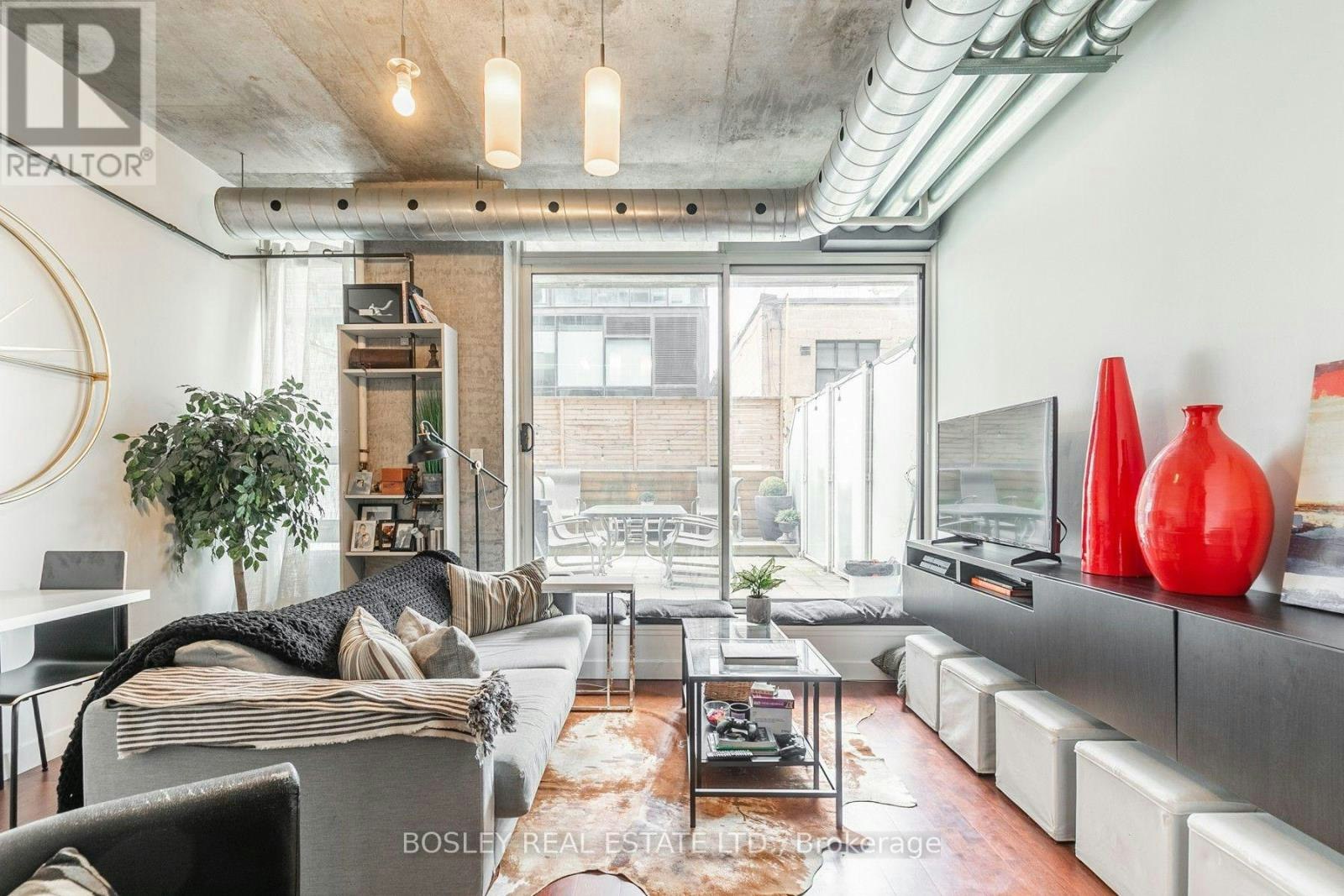 203-32 Stewart Street, Toronto, ON, M5V 3T2