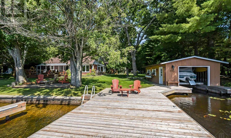 1019 Maplewood Road W