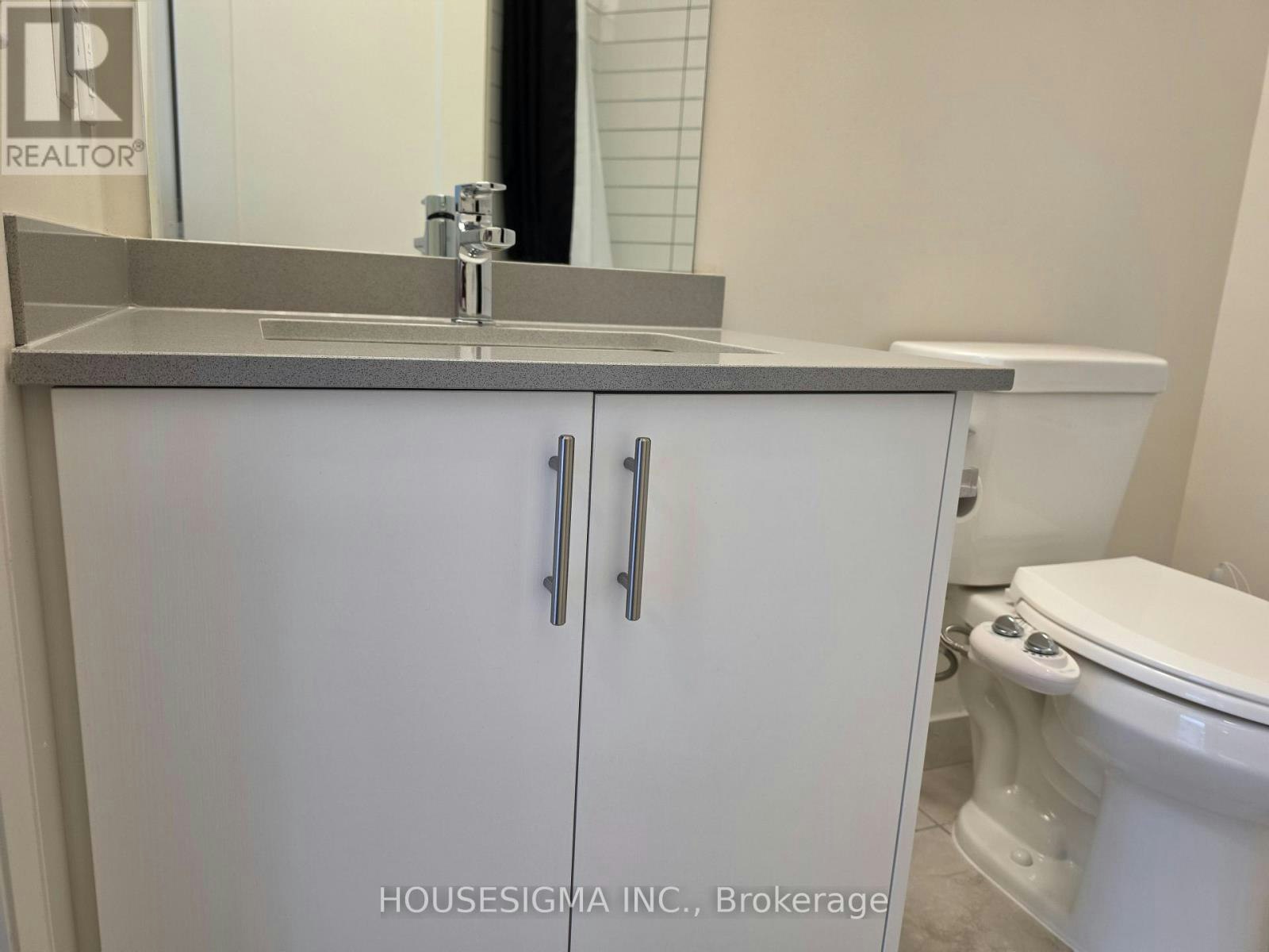 PH 218-9000 Jane Street, Vaughan, ON, L4K 0M6 - 16