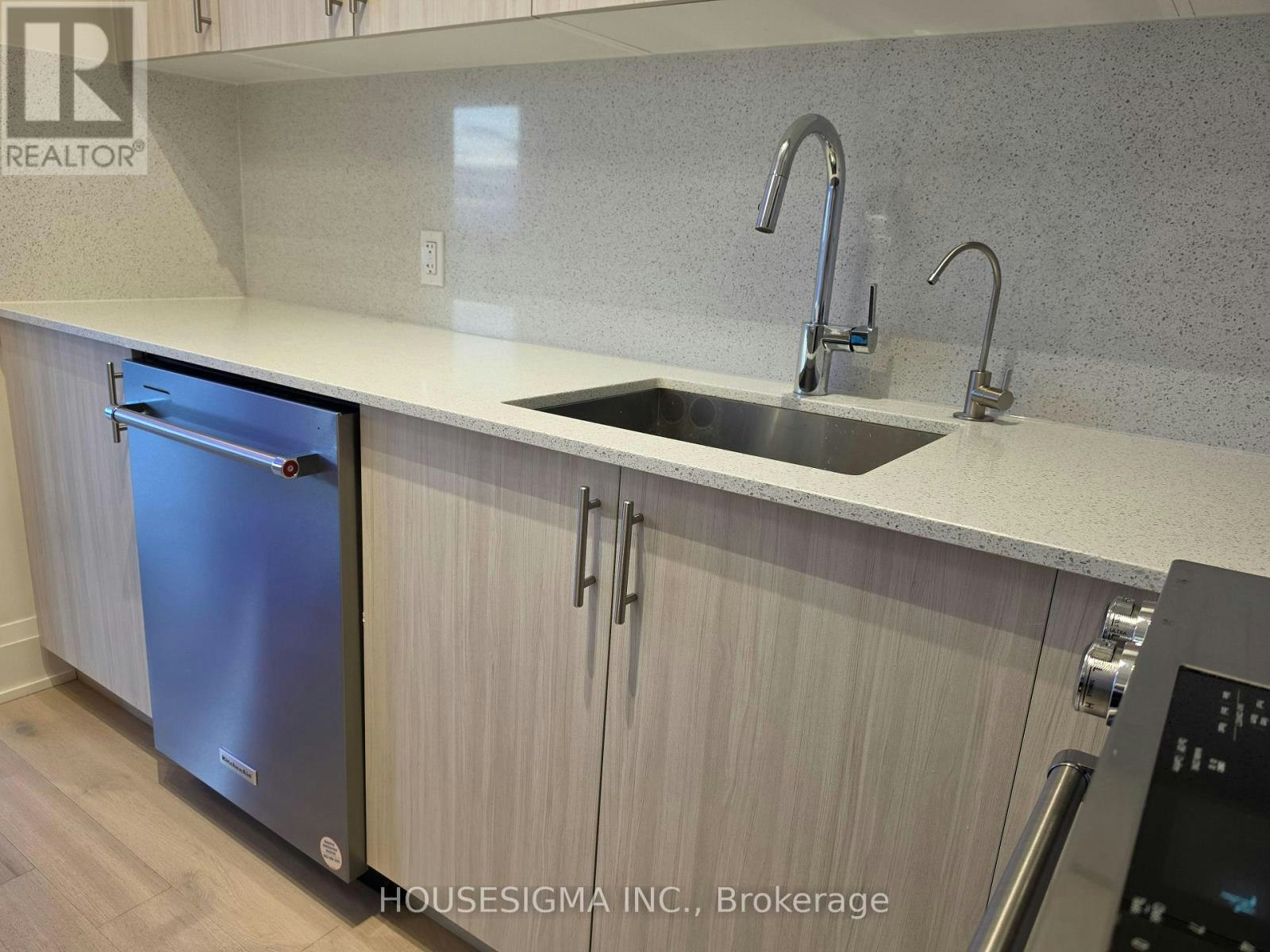 PH 218-9000 Jane Street, Vaughan, ON, L4K 0M6 - 8