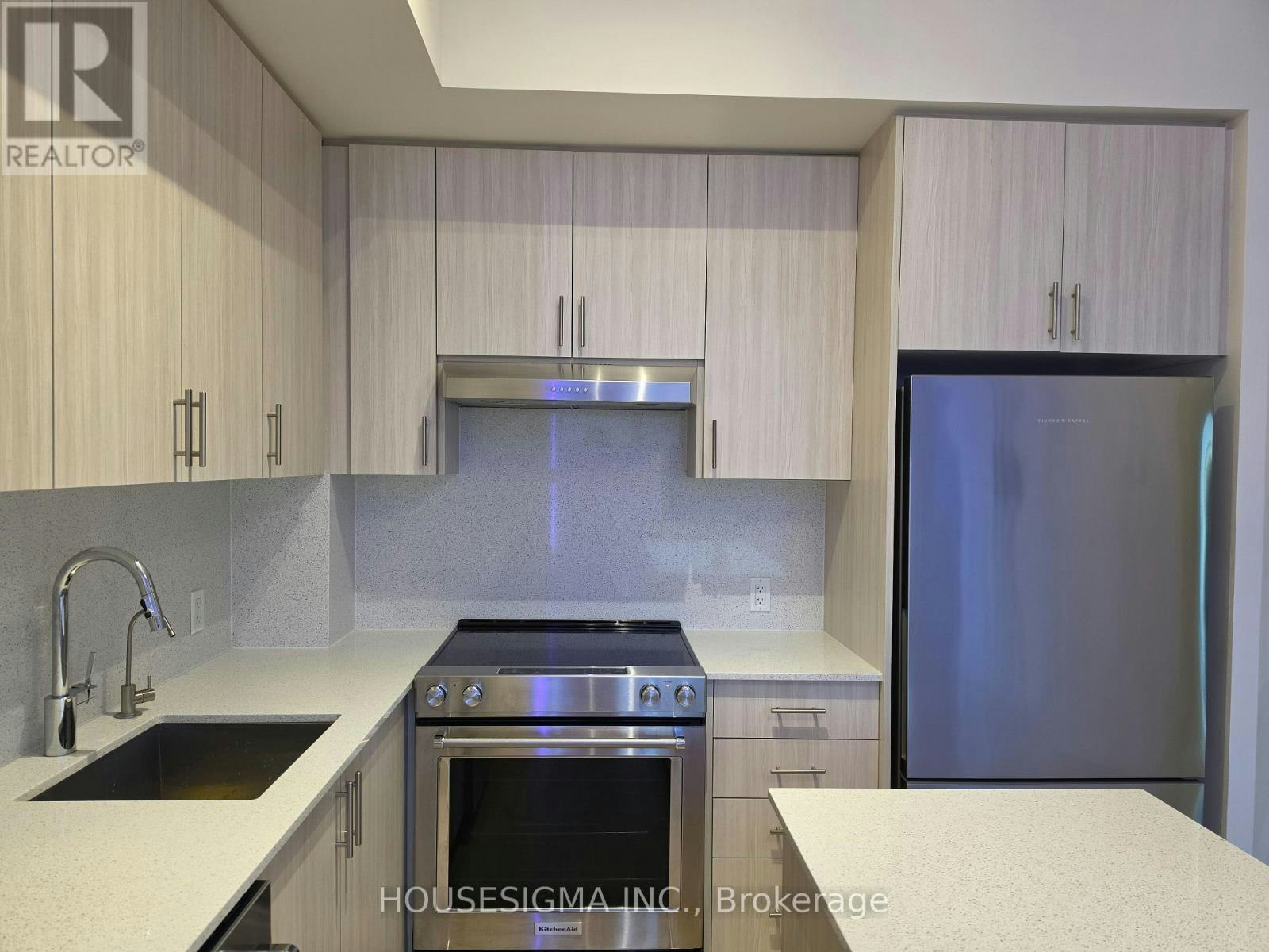 PH 218-9000 Jane Street, Vaughan, ON, L4K 0M6 - 9