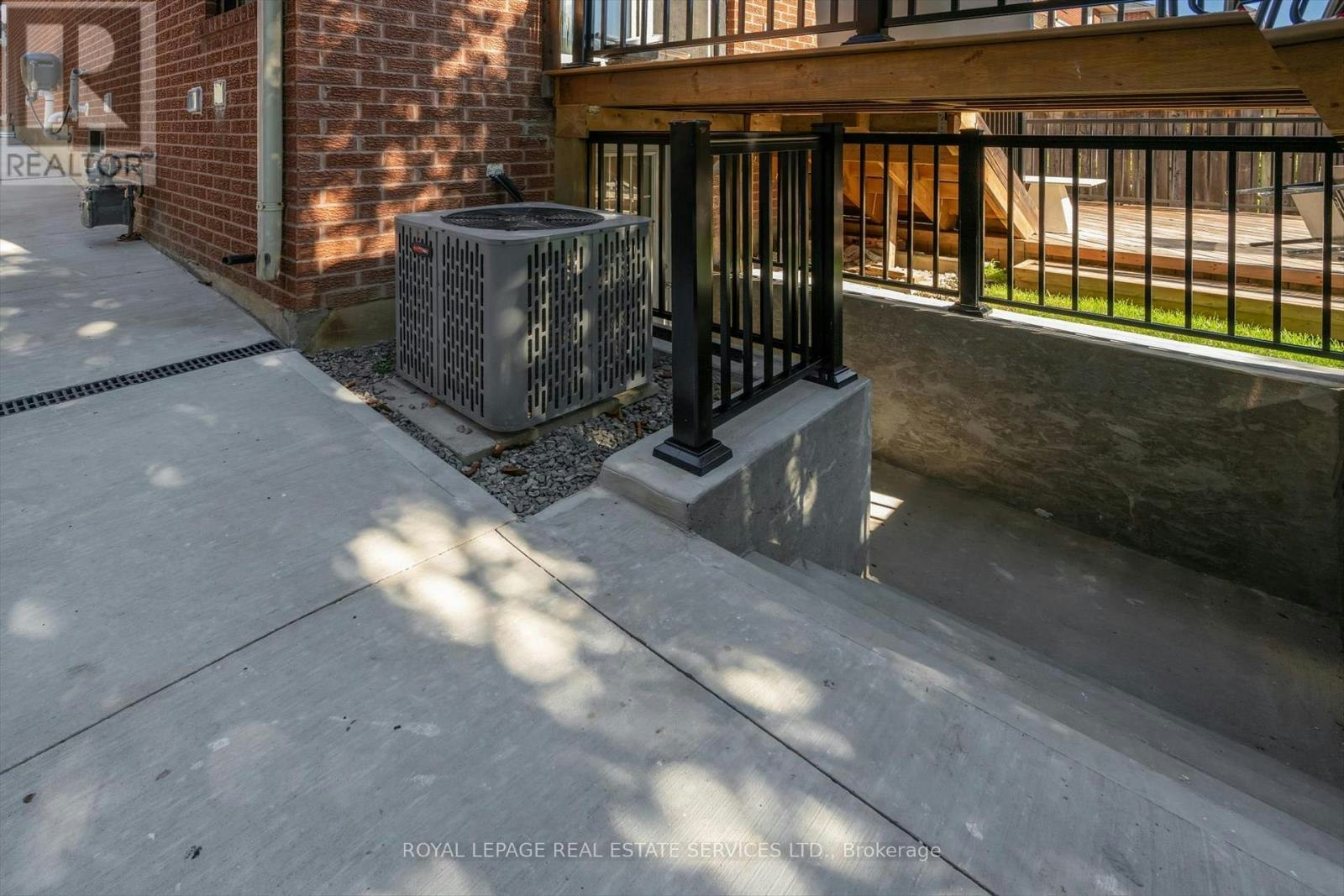 BSMT APT-3872 Densbury Drive, Mississauga, ON, L5N 6Y9 - 4