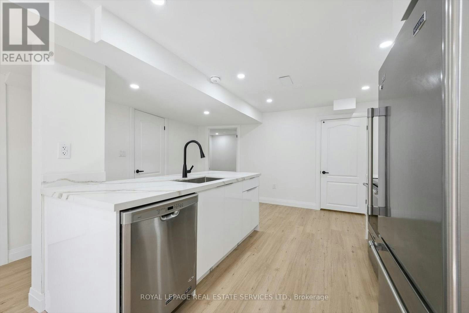 BSMT APT-3872 Densbury Drive, Mississauga, ON, L5N 6Y9 - 11