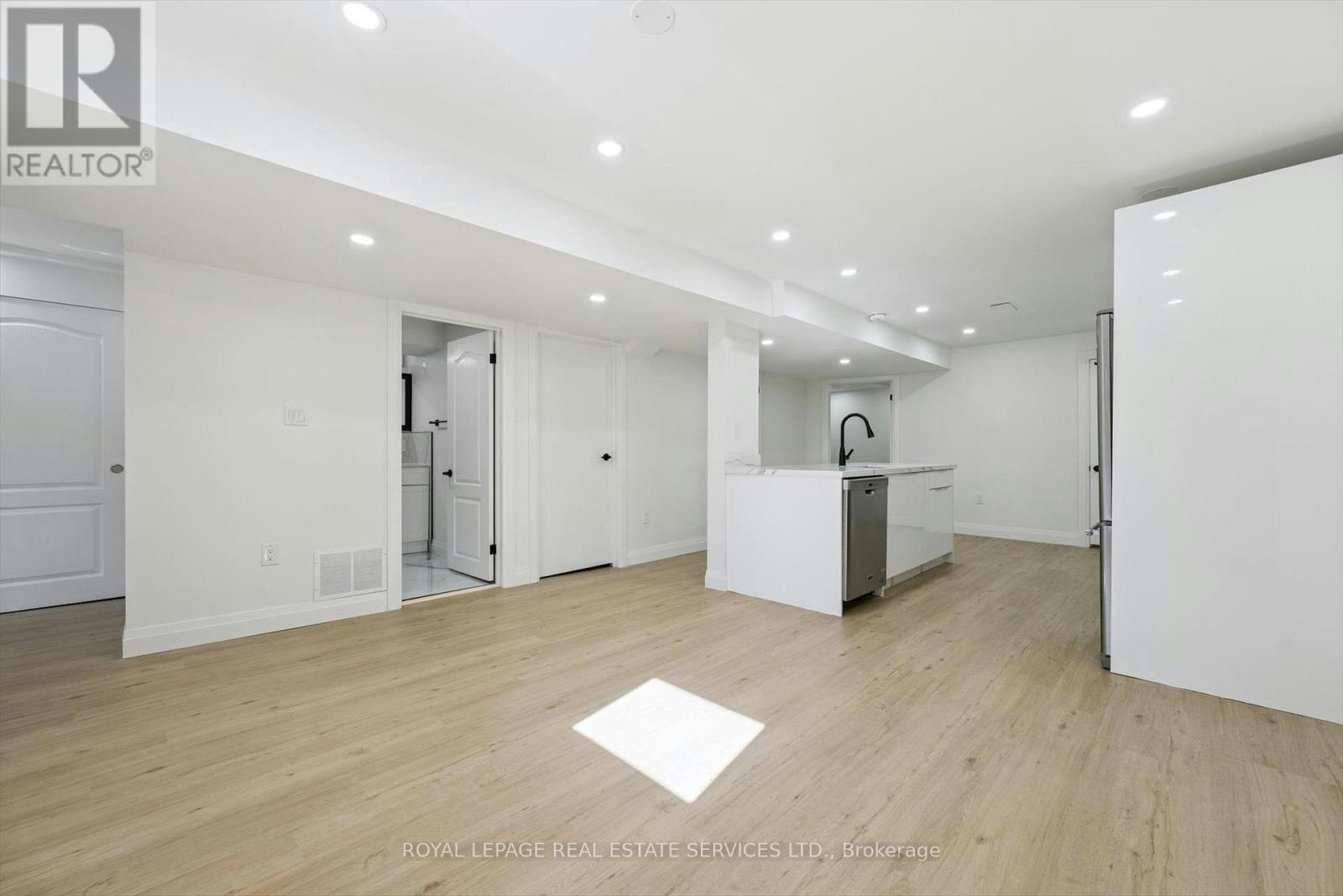BSMT APT-3872 Densbury Drive, Mississauga, ON, L5N 6Y9 - 10