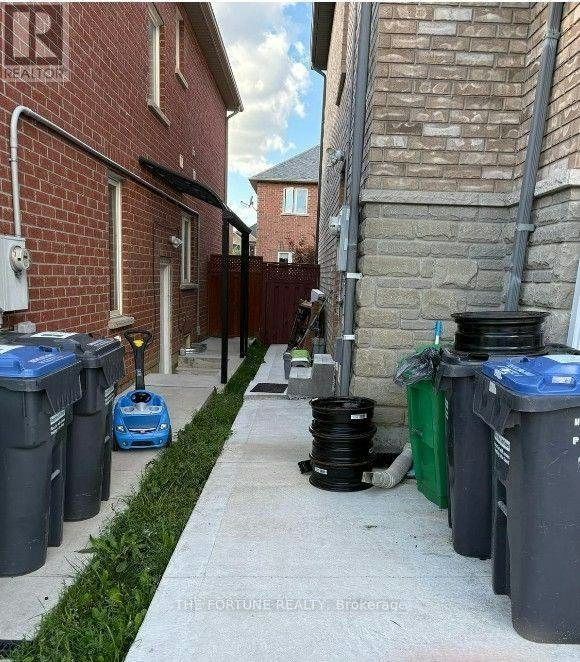 18 Saint Eugene Street, Brampton, ON, L6Y 0K9 - 3