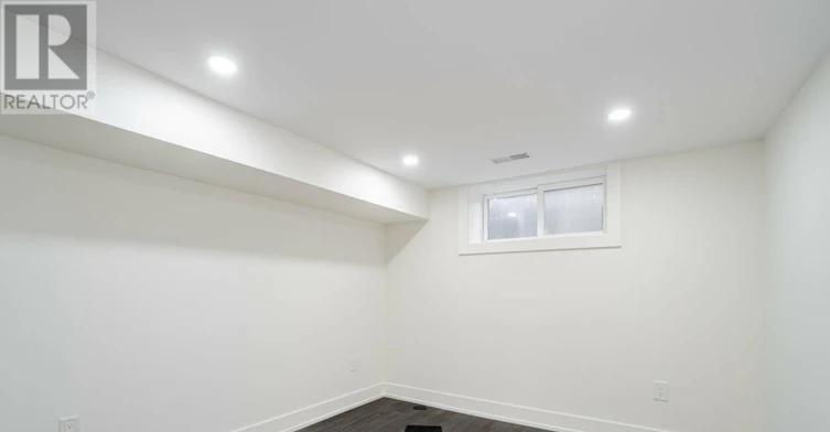 49 Gulfstream Road E, Toronto, ON, M9M 1S4 - 26