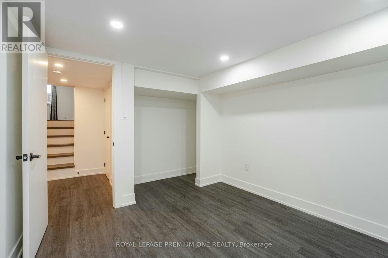 49 Gulfstream Road E, Toronto, ON, M9M 1S4 - 27