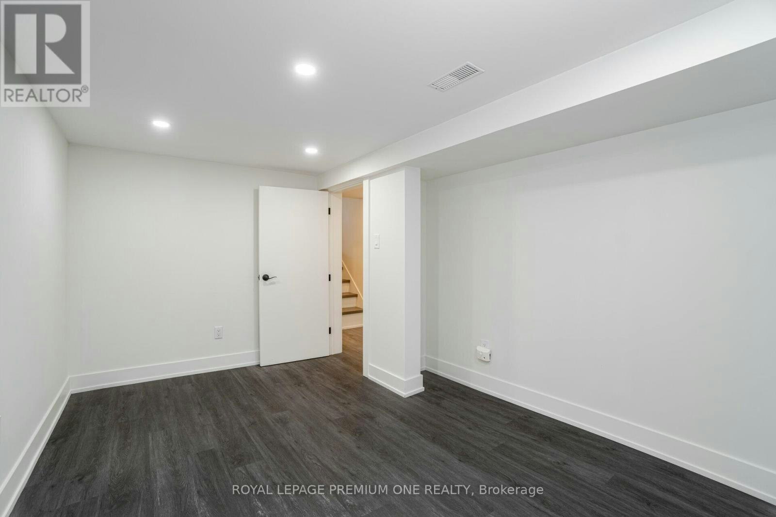 49 Gulfstream Road E, Toronto, ON, M9M 1S4 - 22