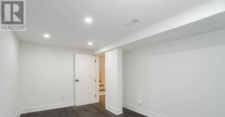 49 Gulfstream Road E, Toronto, ON, M9M 1S4 - 22