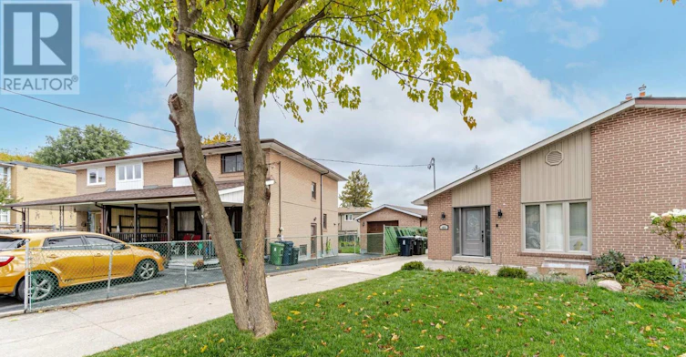 49 Gulfstream Road E, Toronto, ON, M9M 1S4 - 2