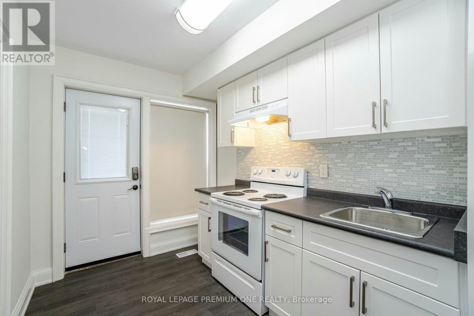49 Gulfstream Road E, Toronto, ON, M9M 1S4 - 11