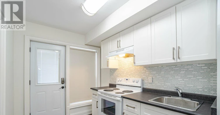 49 Gulfstream Road E, Toronto, ON, M9M 1S4 - 11