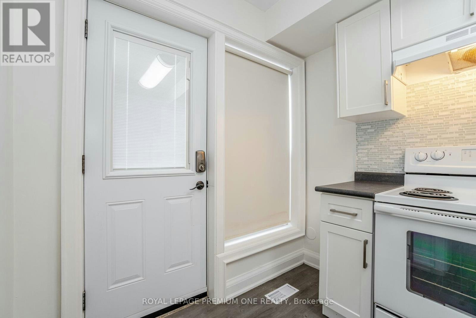 49 Gulfstream Road E, Toronto, ON, M9M 1S4 - 8