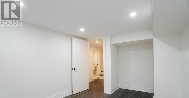 49 Gulfstream Road E, Toronto, ON, M9M 1S4 - 28