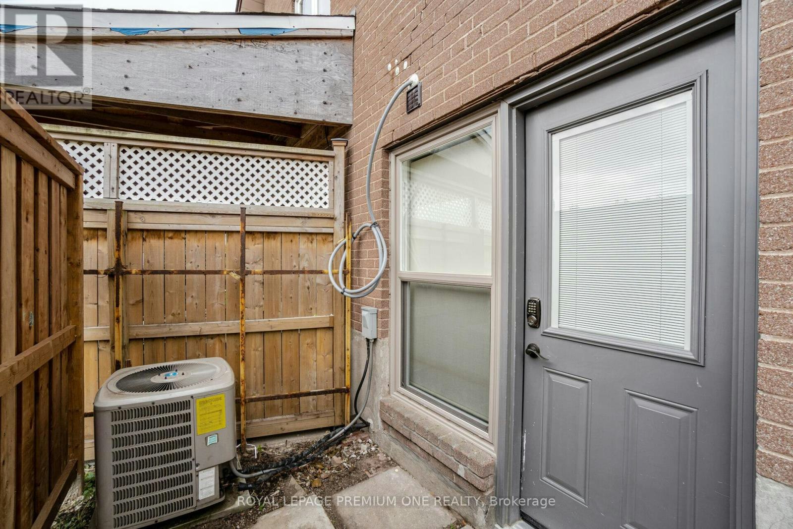 49 Gulfstream Road E, Toronto, ON, M9M 1S4 - 5