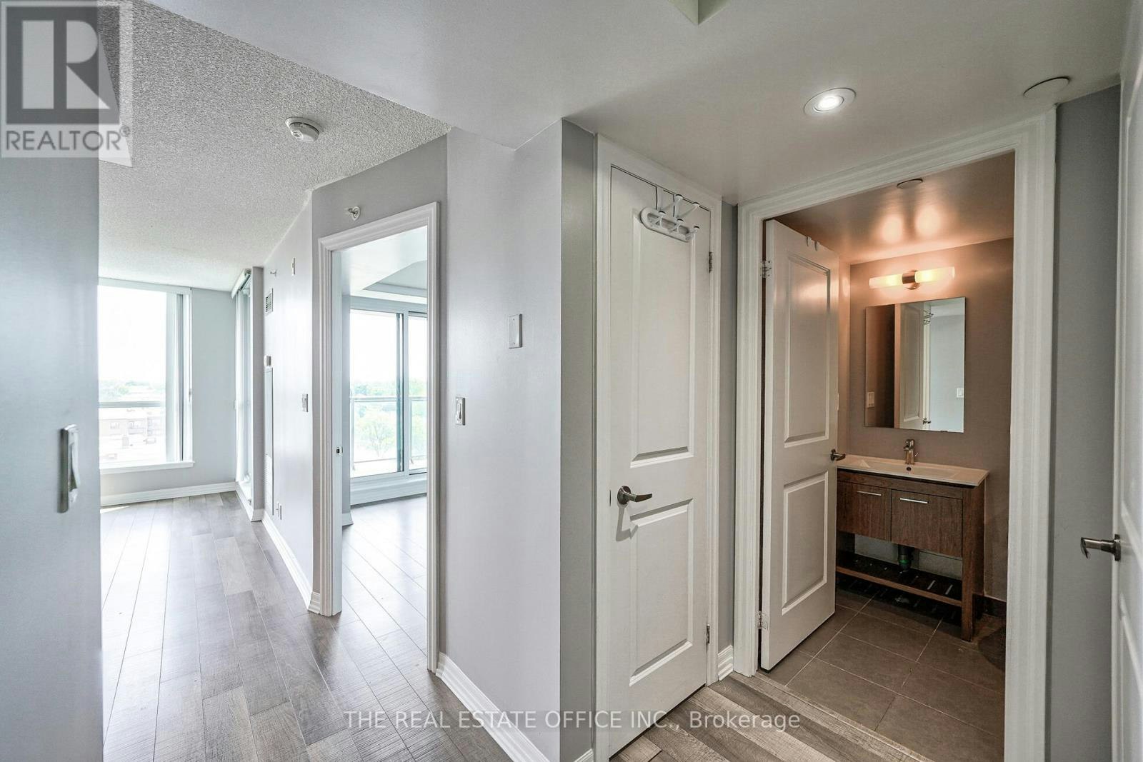 715-80 Esther Lorrie Drive, Toronto, ON, M9W 4V1 - 17