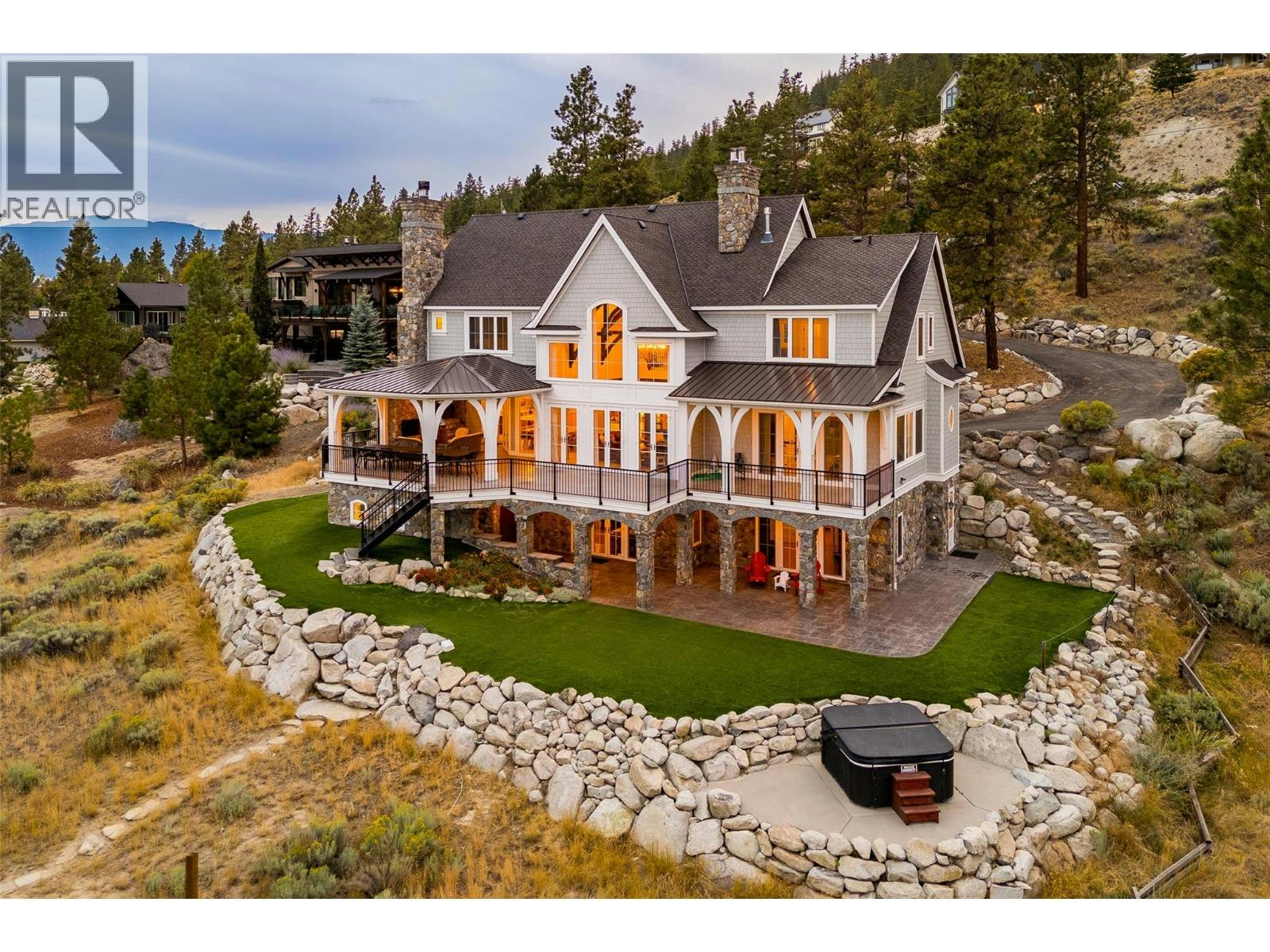 6688 Monck Park Road - 3