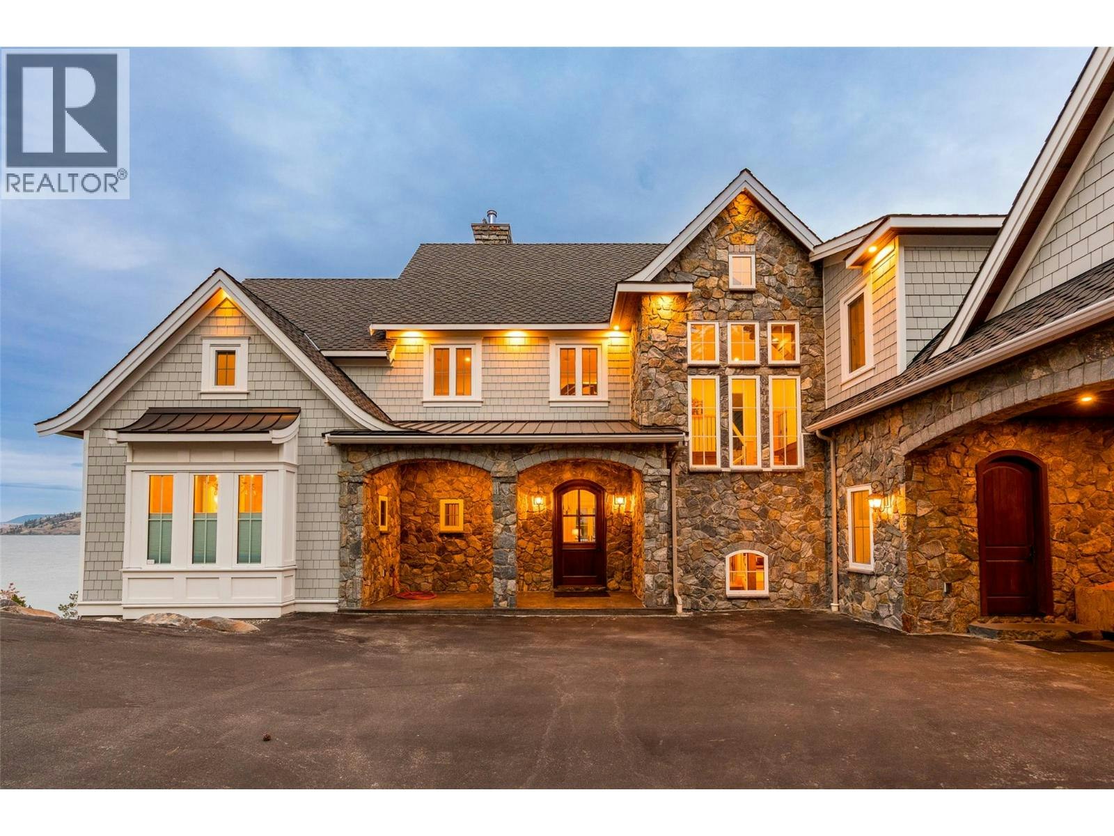 6688 Monck Park Road - 5