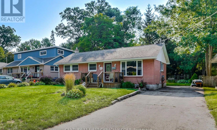 62 Thorncrest Crescent