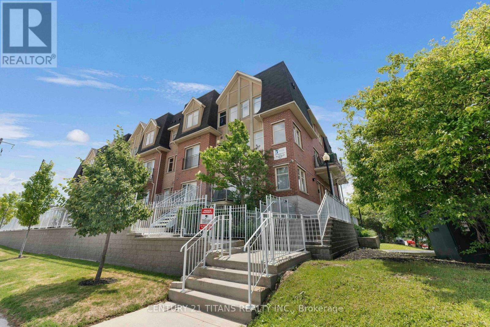 222-1837 Eglinton Avenue E, Toronto, ON, M4A 2Y4
