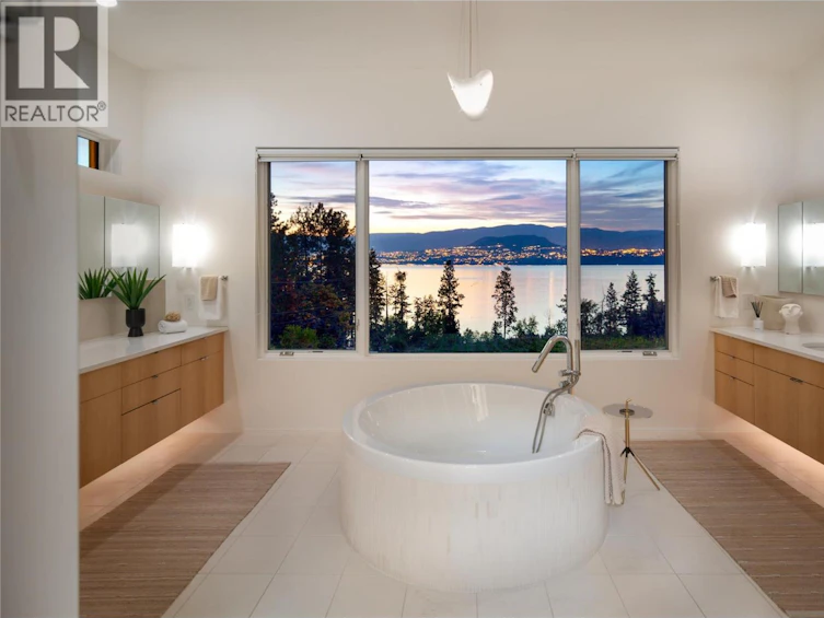 4840 Lakeshore Road, Kelowna, BC, V1W 4H6 - 31