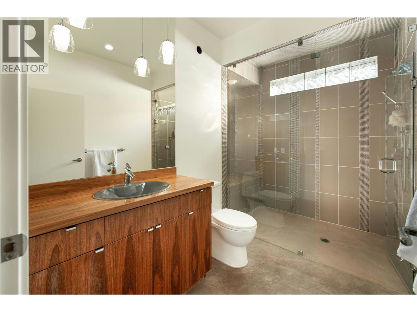 4840 Lakeshore Road, Kelowna, BC, V1W 4H6 - 43