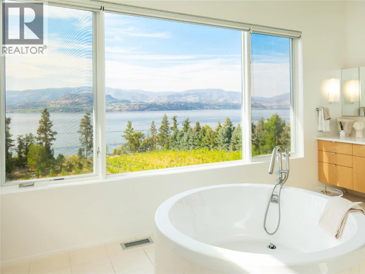 4840 Lakeshore Road, Kelowna, BC, V1W 4H6 - 32