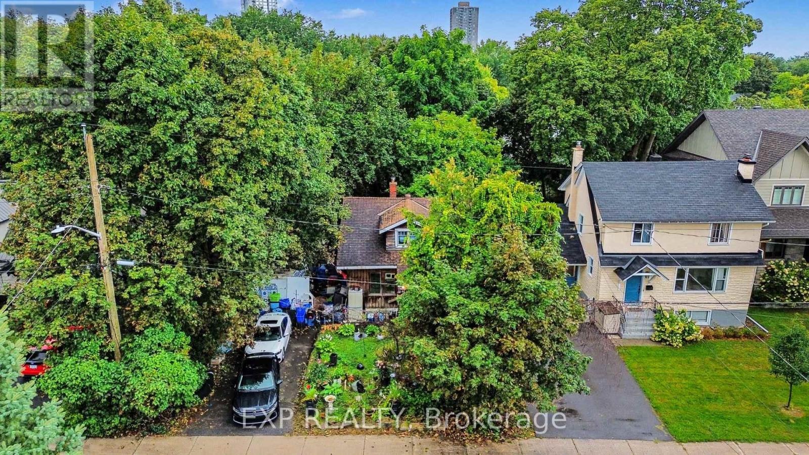 252 Cowley Avenue, Ottawa, ON, K1Y 0H1